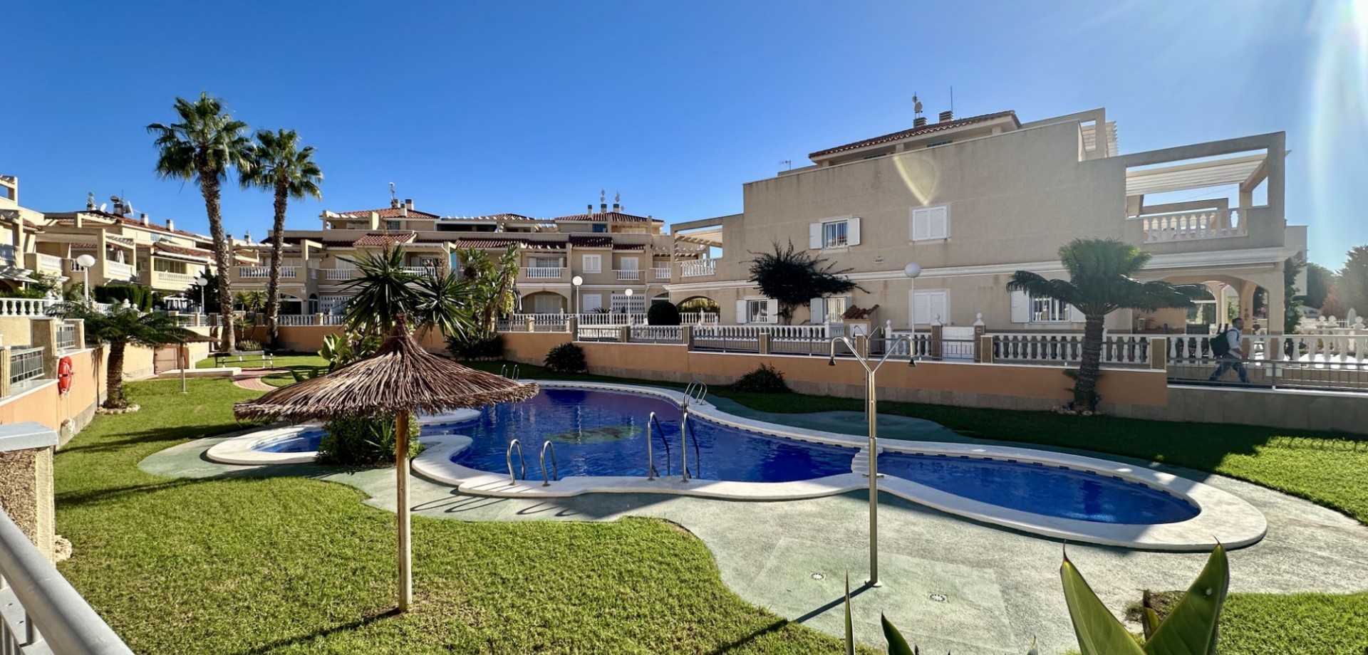 Garden in duplex for sale in Orihuela Costa