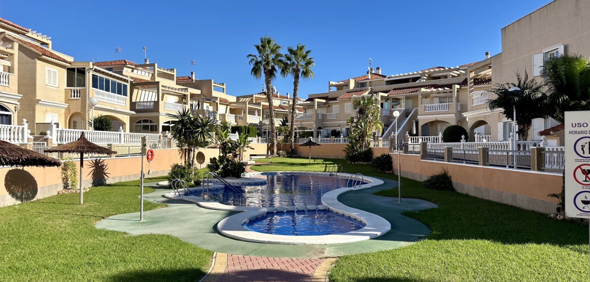 Dining area in duplex for sale in Orihuela Costa