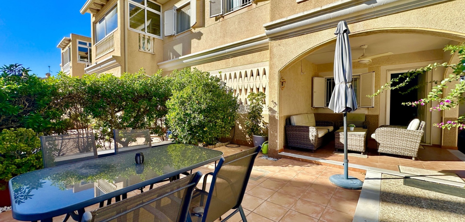Garden in duplex for sale in Orihuela Costa