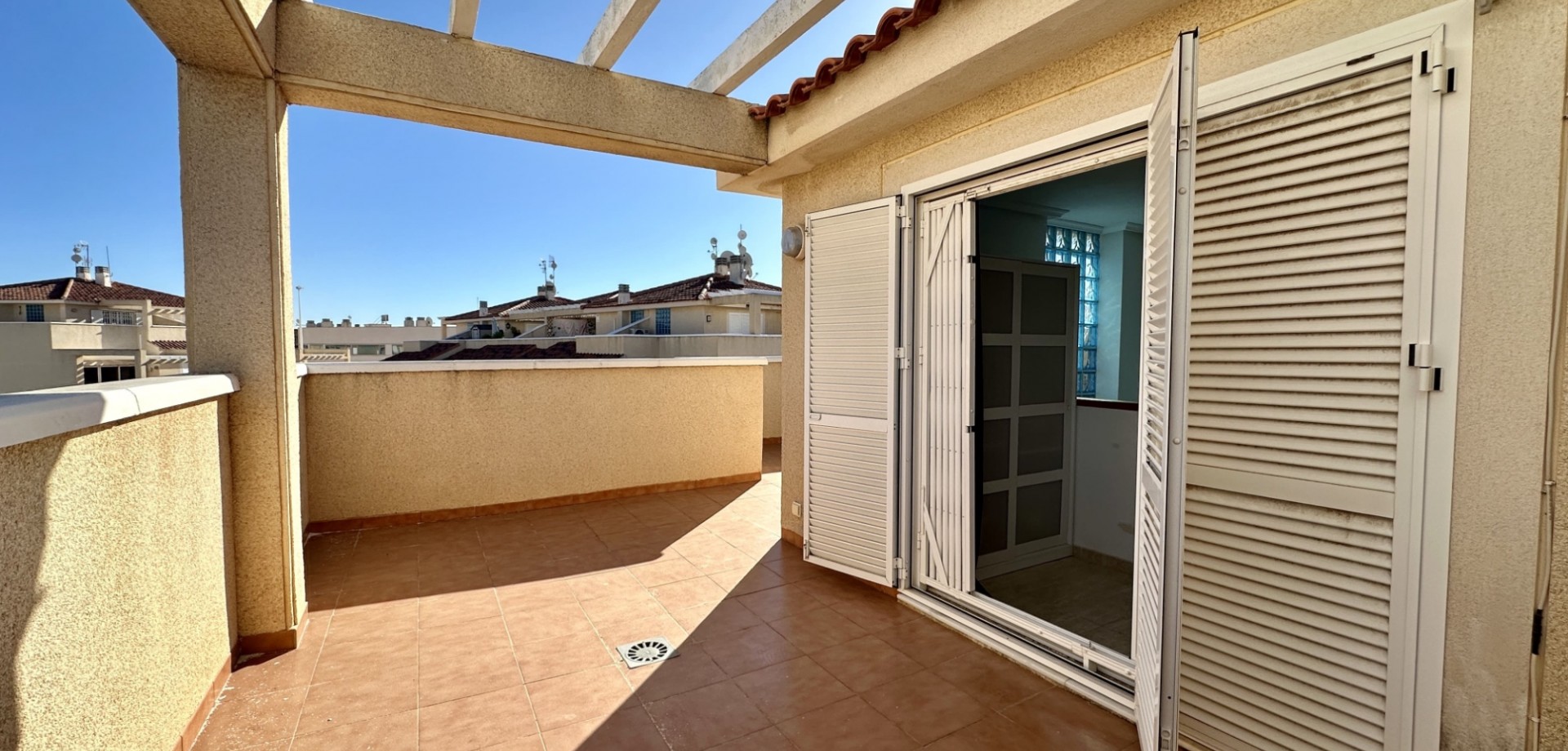 Bedroom in duplex for sale in Orihuela Costa