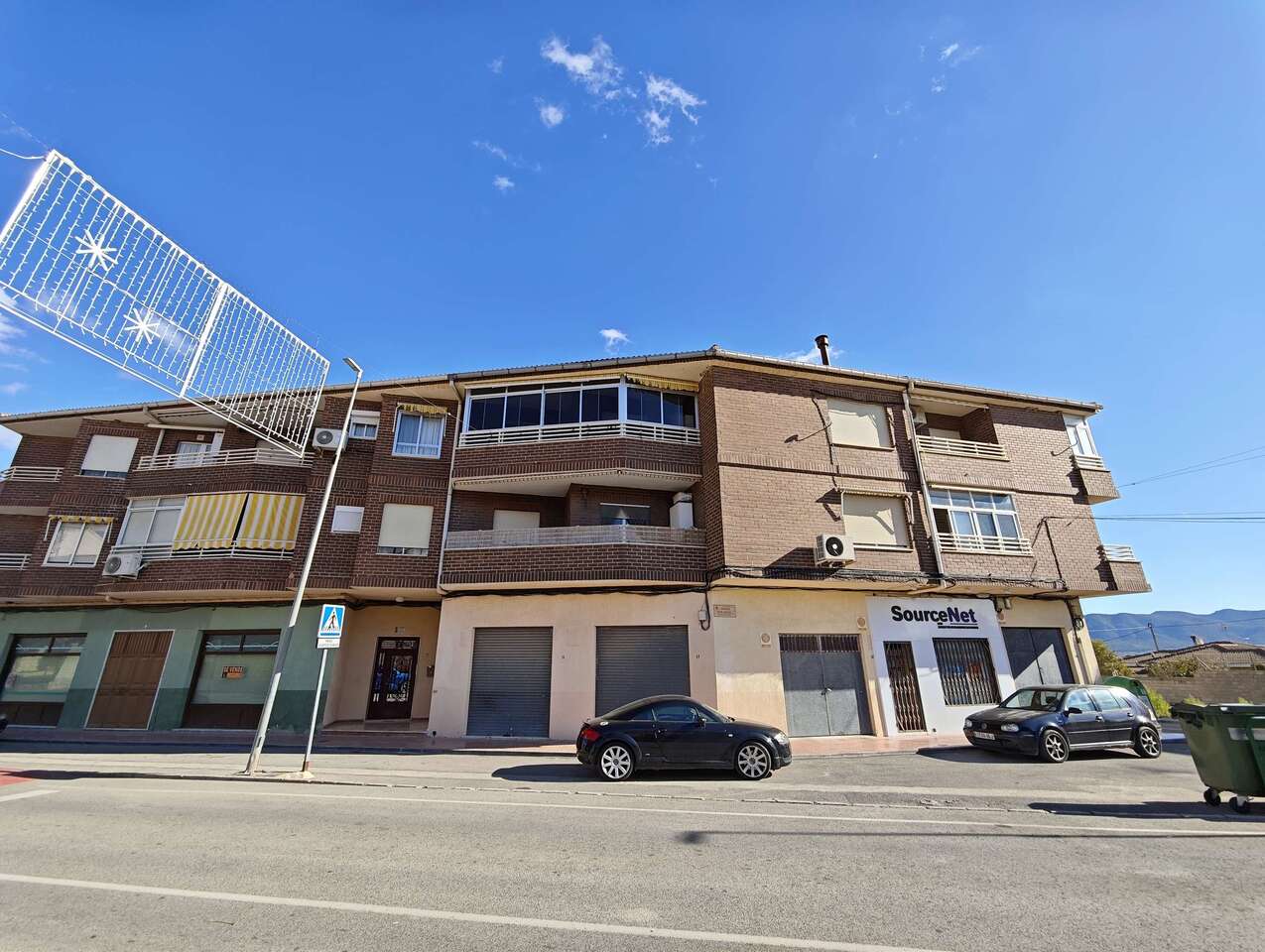 A BIG BEAUTY IN THE HEART OF SALINAS — WITH VIEWS SO GOOD YOU'LL CANCEL YOUR HOLIDAY PLANS Looking f
