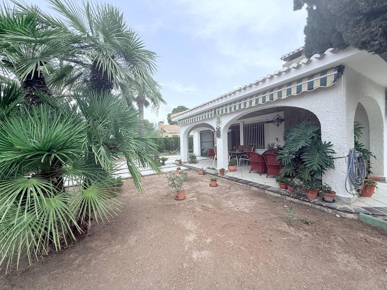 Terrace in villa for sale in Orihuela Costa