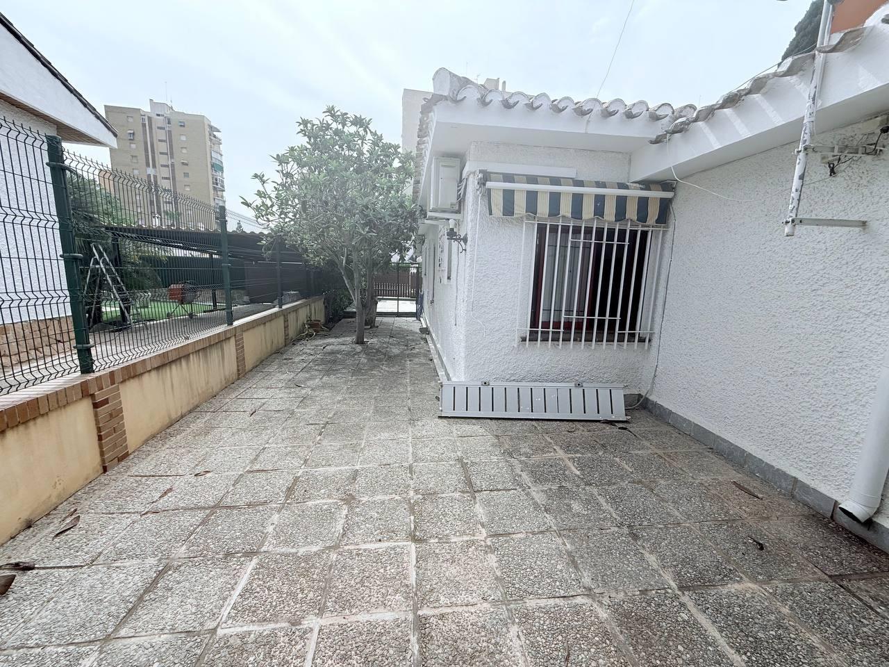 Dining area in villa for sale in Orihuela Costa