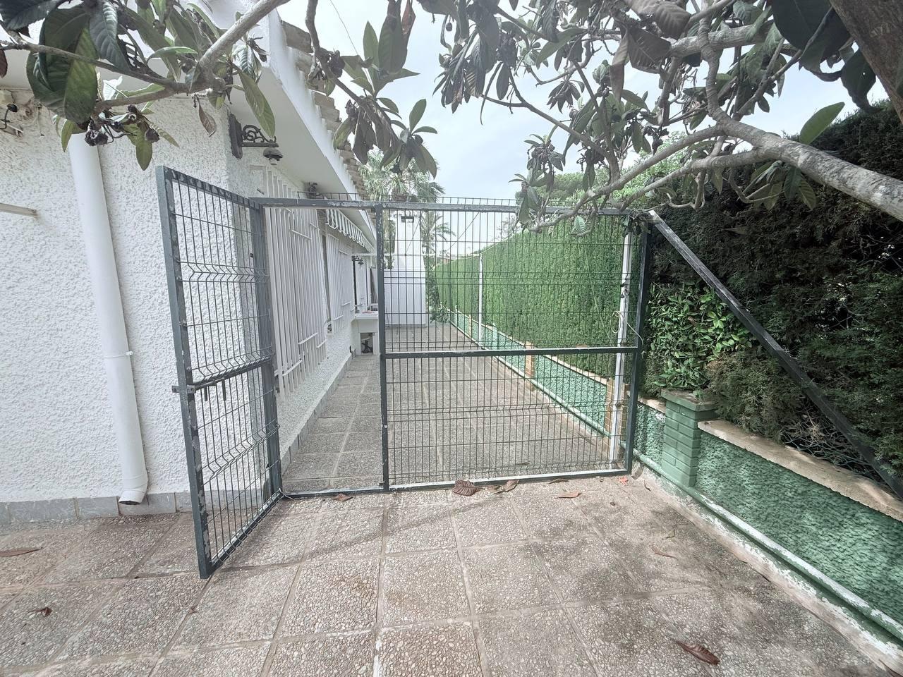 Bedroom in villa for sale in Orihuela Costa