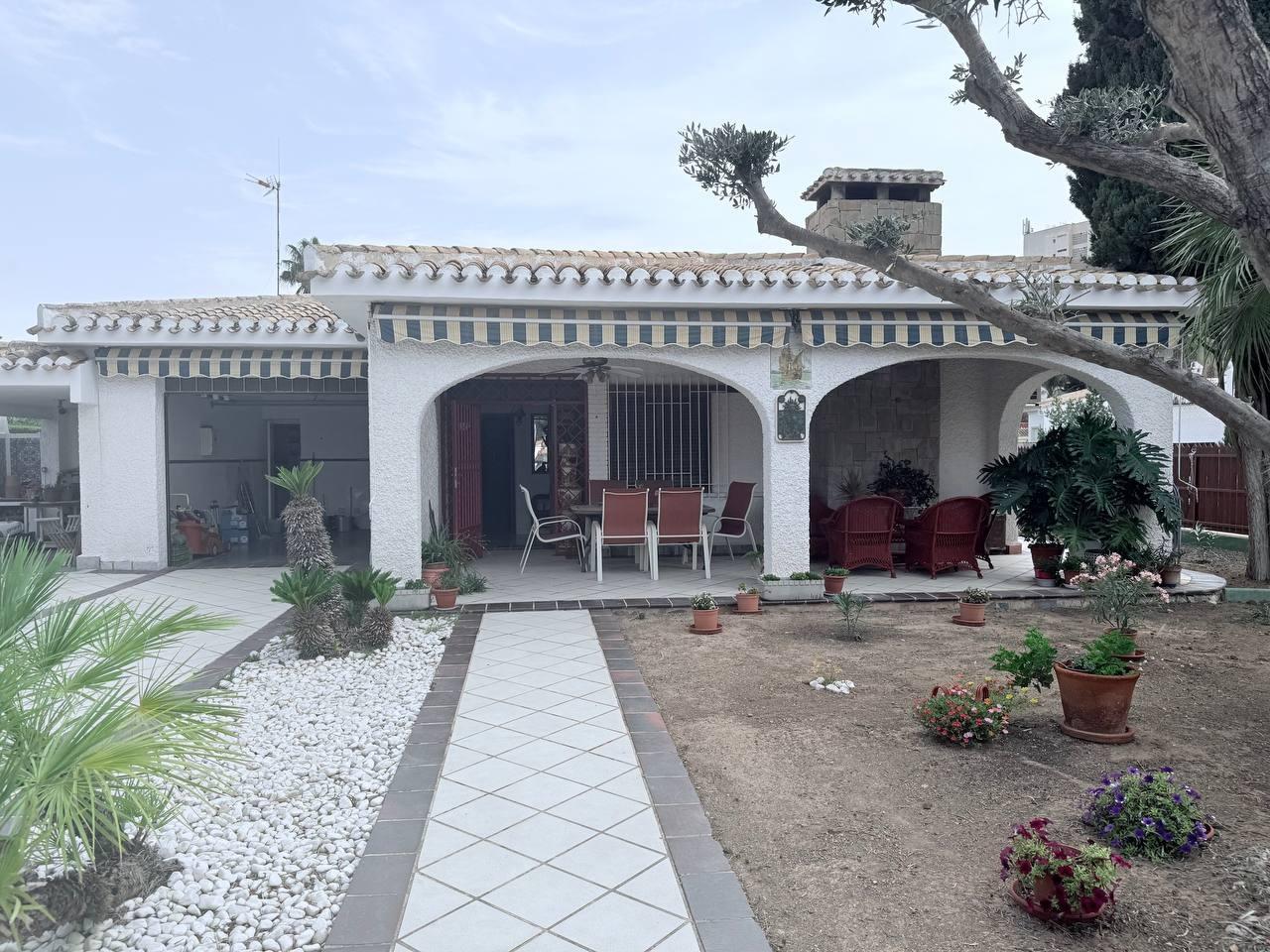 Living room in villa for sale in Orihuela Costa