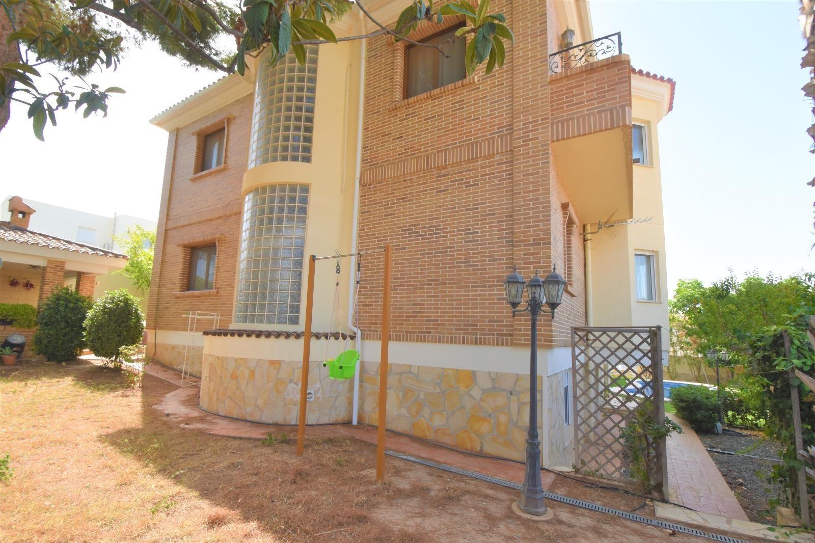 Bathroom in villa for sale in Rojales