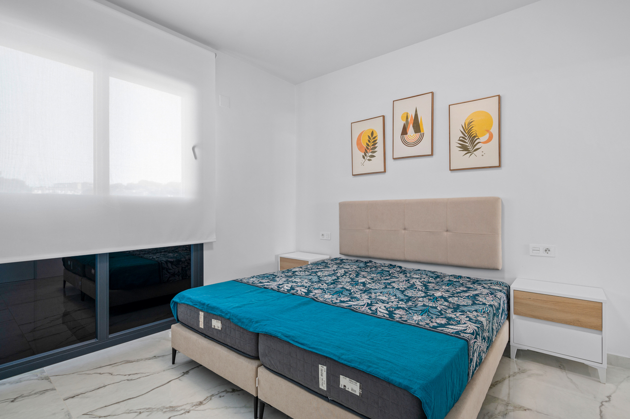 Bedroom in apartment for sale in Villamartin