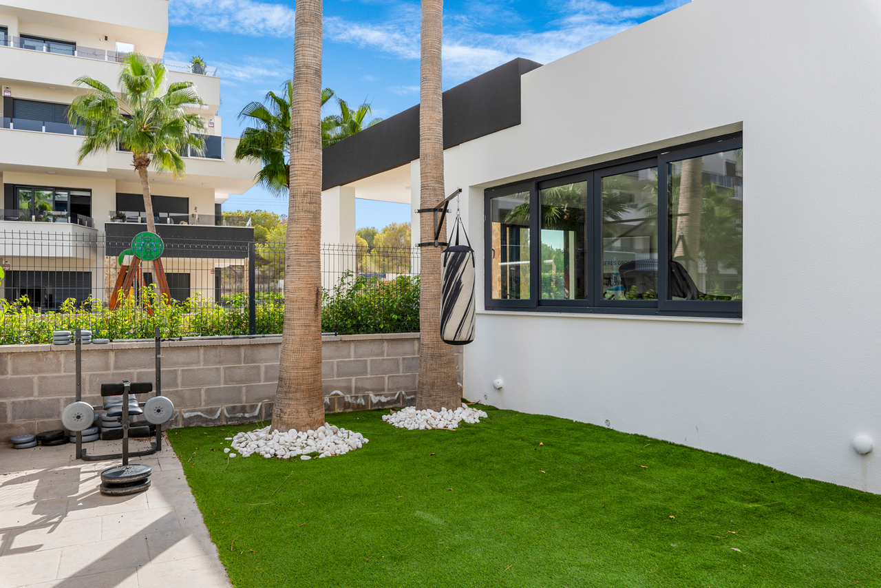 Terrace in apartment for sale in Villamartin
