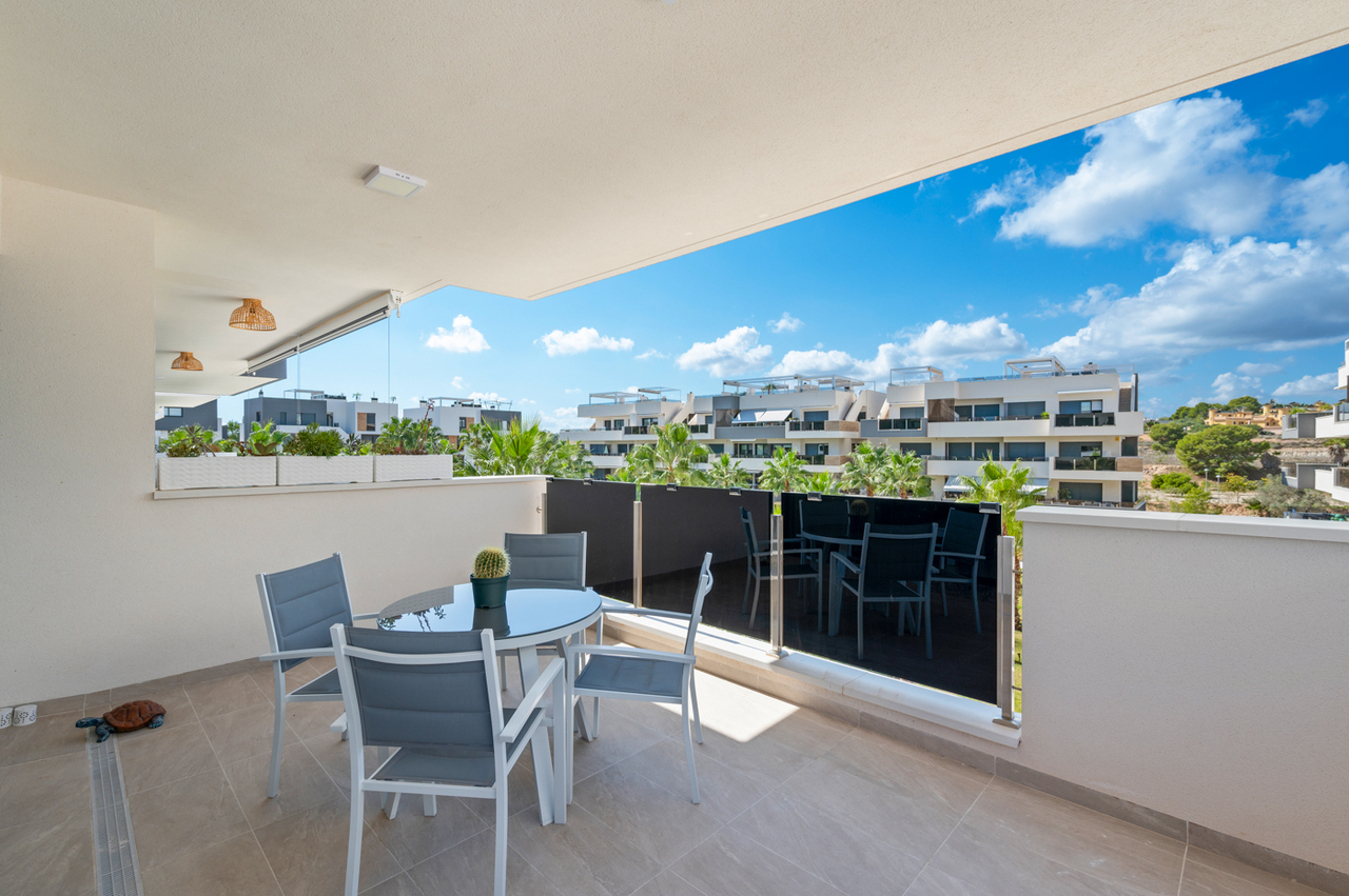 Terrace in apartment for sale in Villamartin