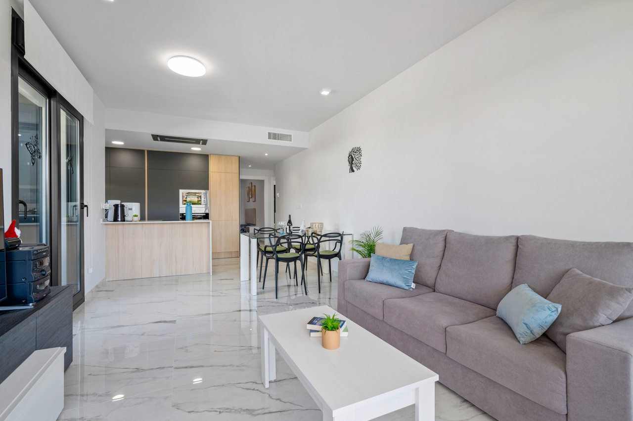 Bedroom in apartment for sale in Villamartin