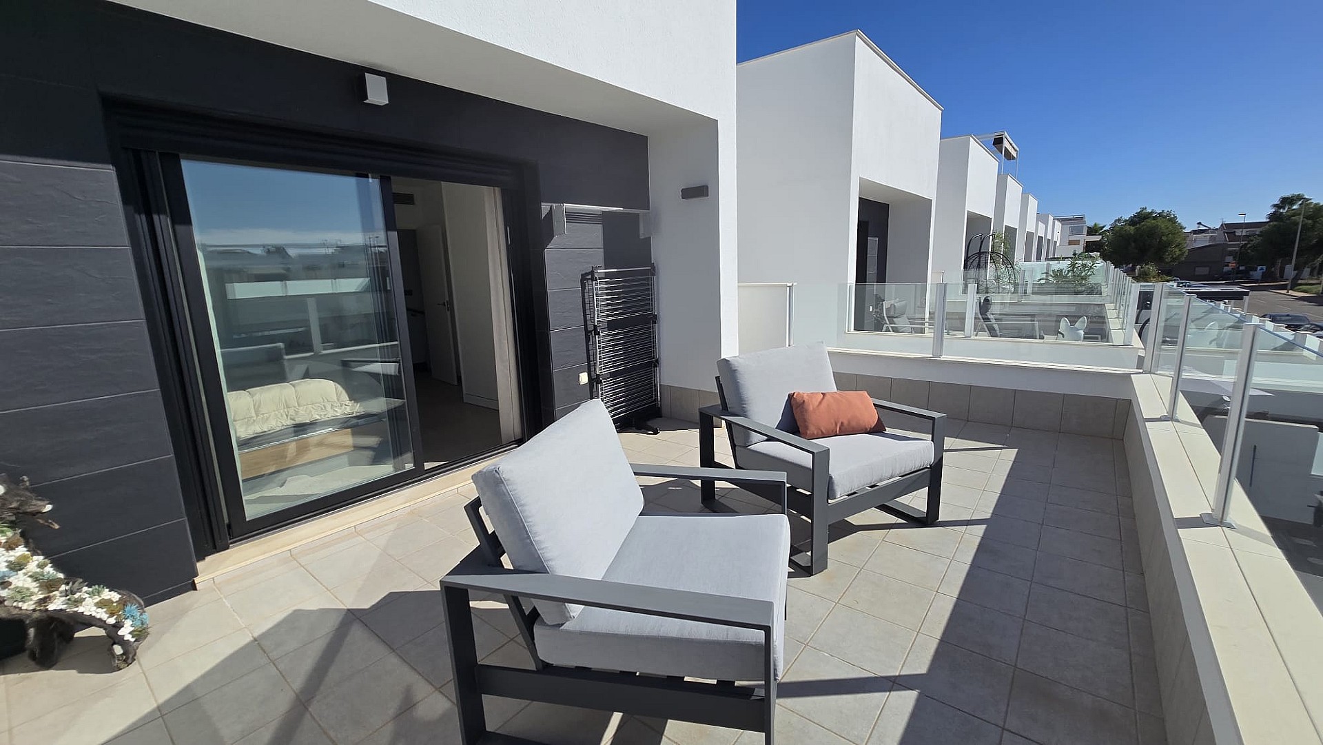 Garden in villa for sale in San Pedro del Pinatar