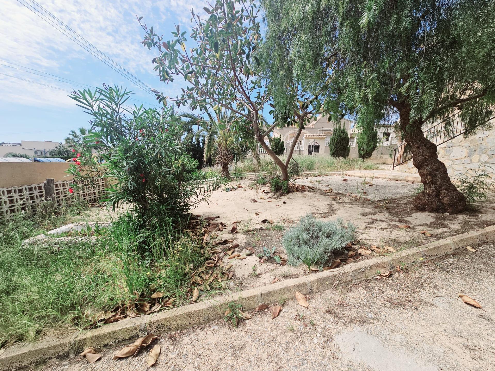 🏡 Detached villa with a large plot in Los Balcones, Torrevieja