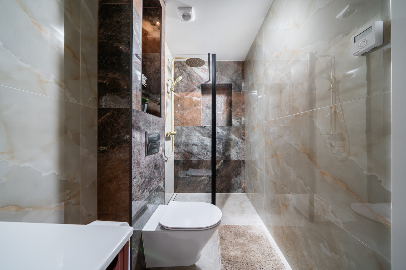 Master bedroom in villa for sale in Torrevieja