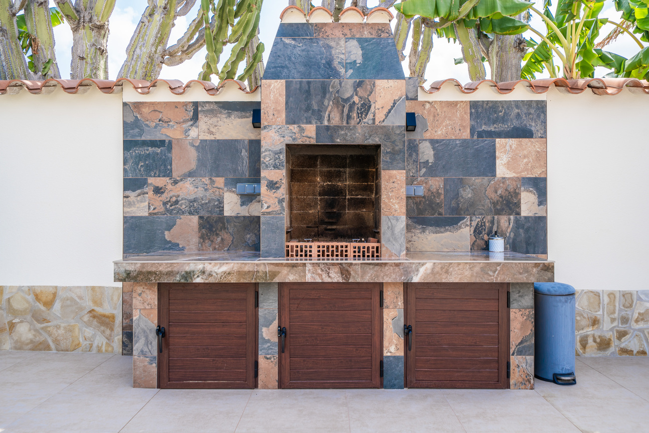 Dining area in villa for sale in Torrevieja