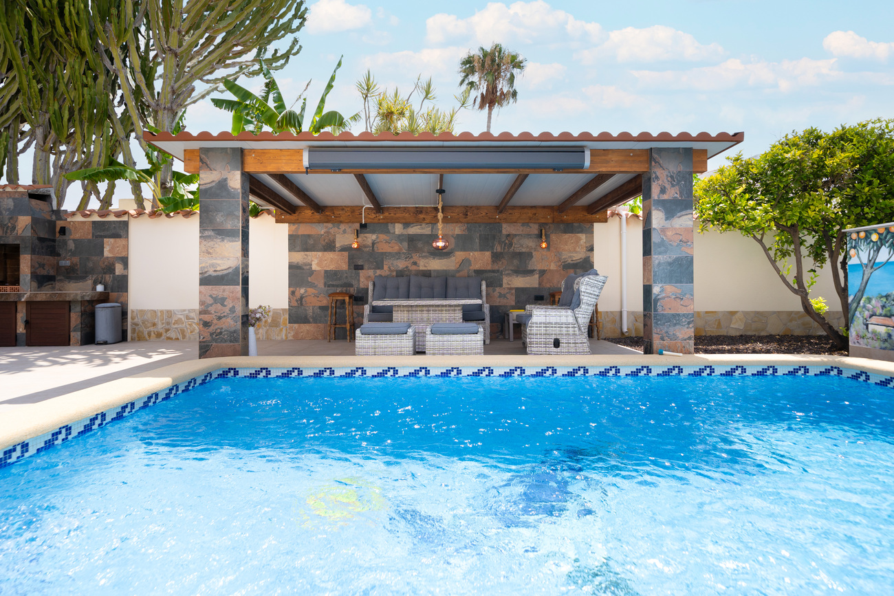 Bedroom in villa for sale in Torrevieja
