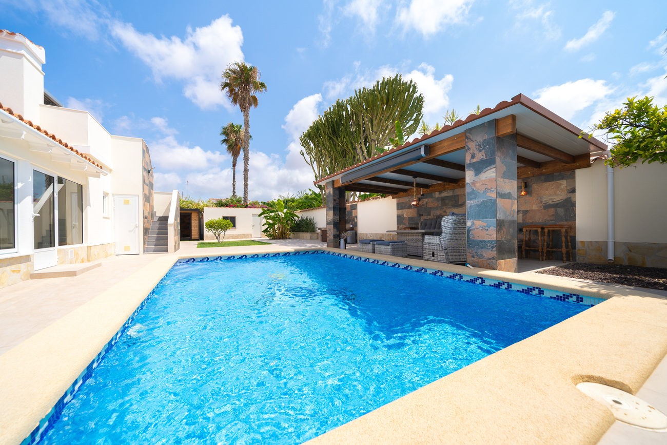 Exterior view in villa for sale in Torrevieja
