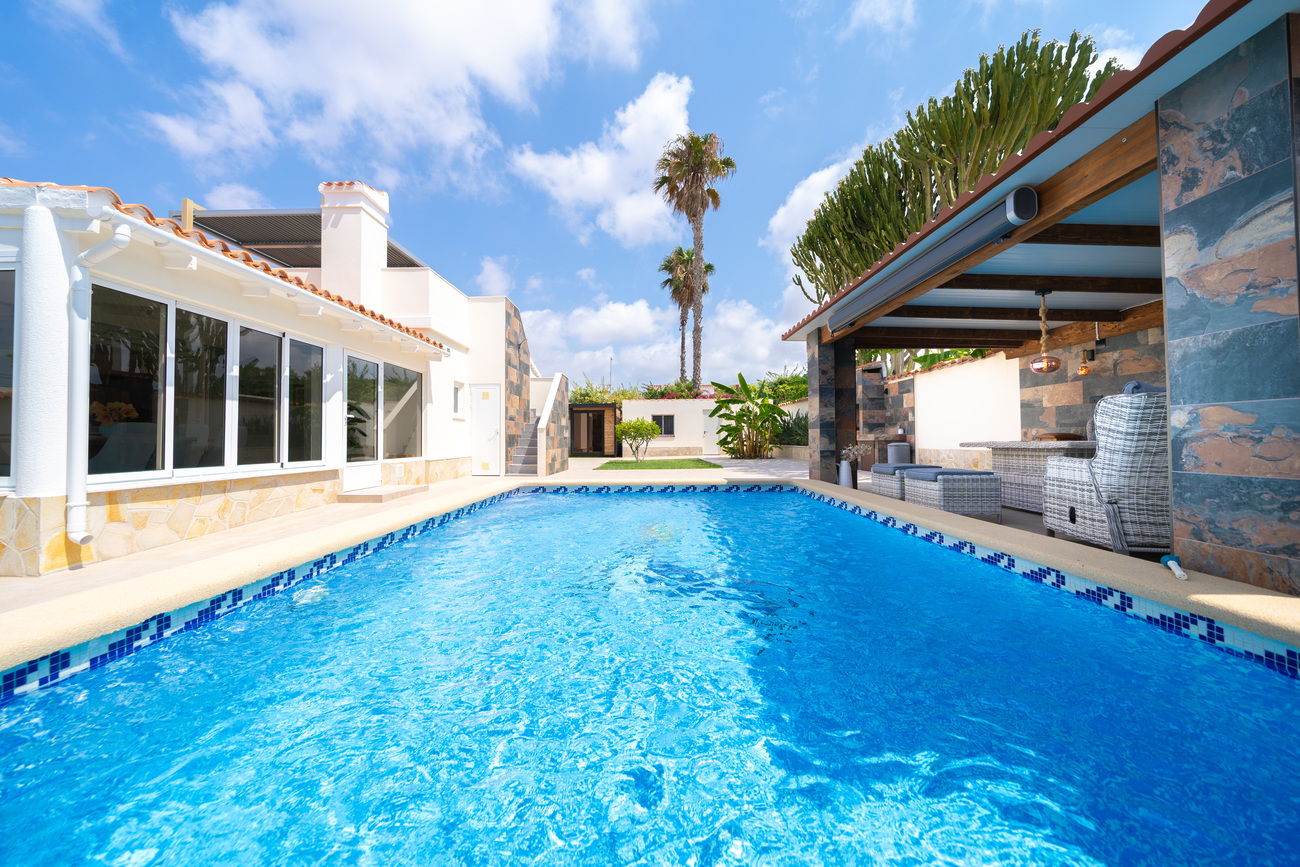 Living room in villa for sale in Torrevieja