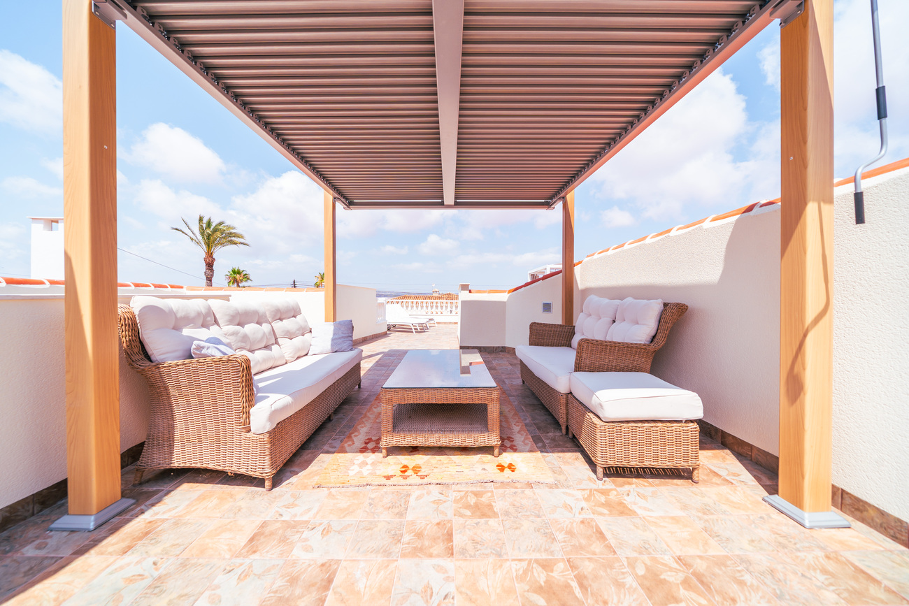 Terrace in villa for sale in Torrevieja