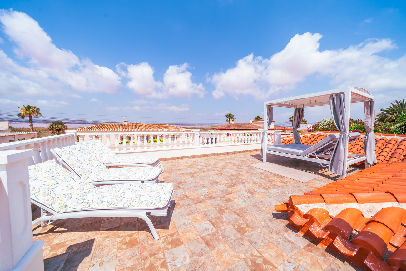 Dining area in villa for sale in Torrevieja