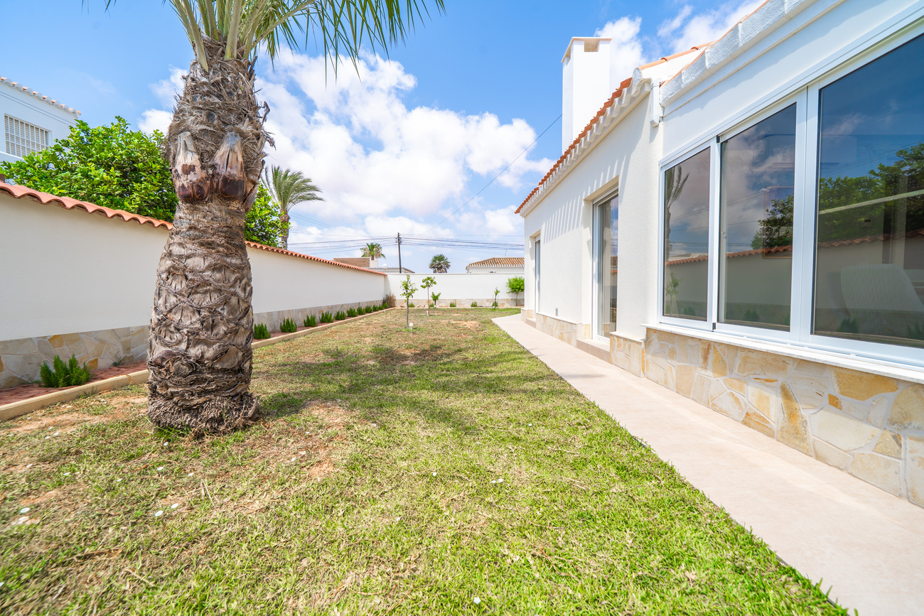 Living room in villa for sale in Torrevieja