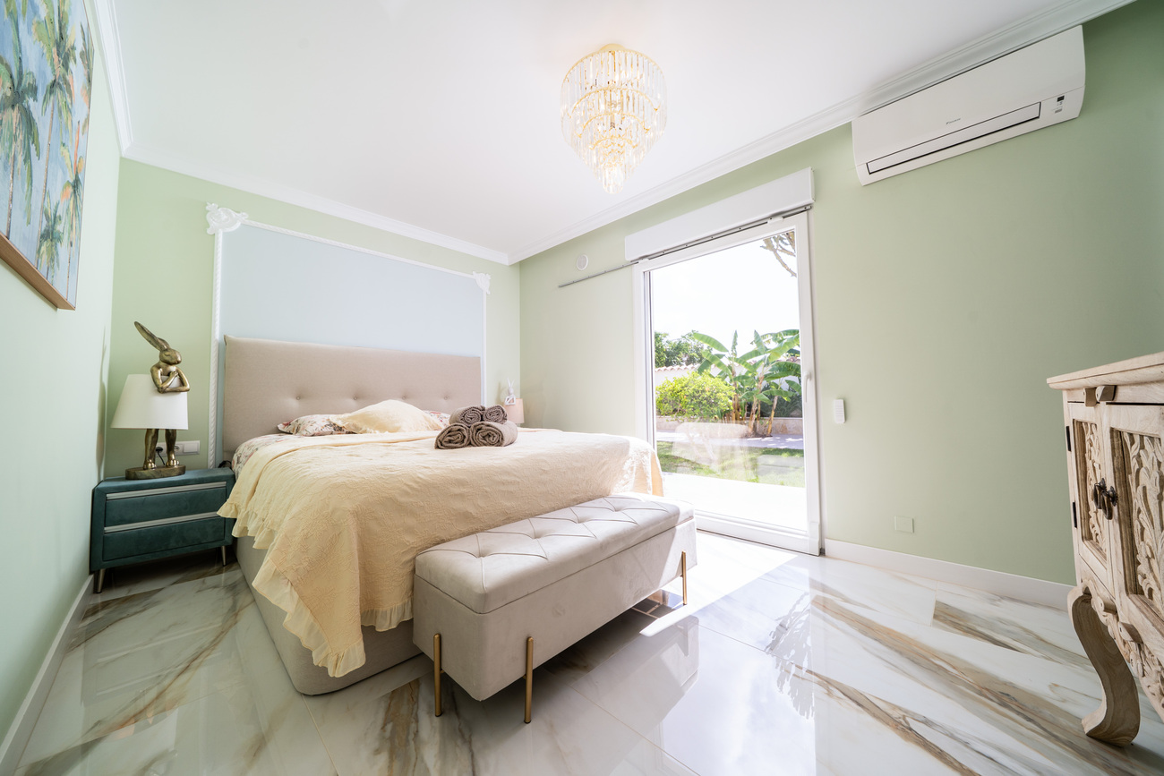 Garden in villa for sale in Torrevieja