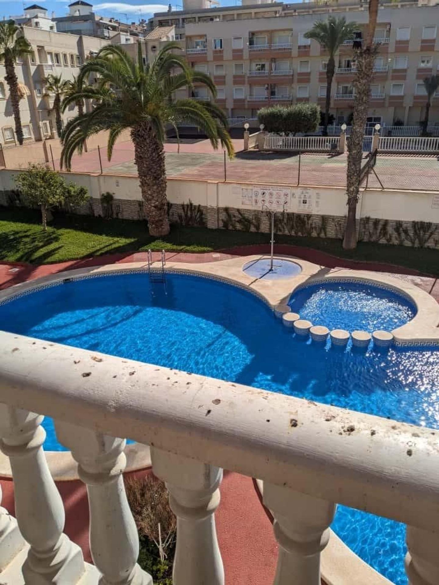 Terrace in apartment for sale in Torrevieja