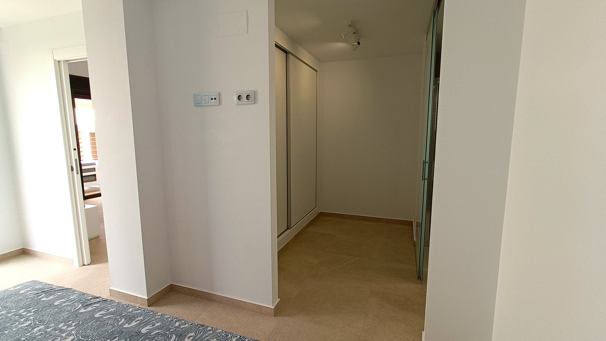 Master bedroom in villa for sale in Vistabella Golf Entre Naranjos