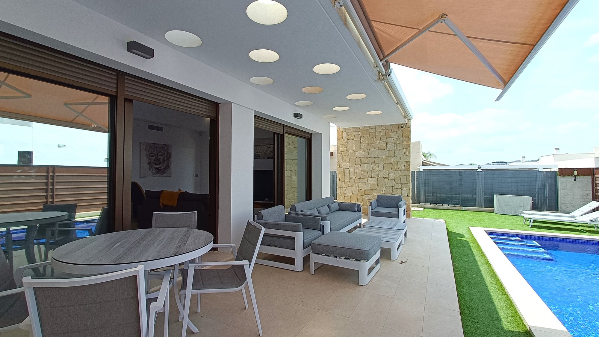 Exterior view in villa for sale in Vistabella Golf Entre Naranjos