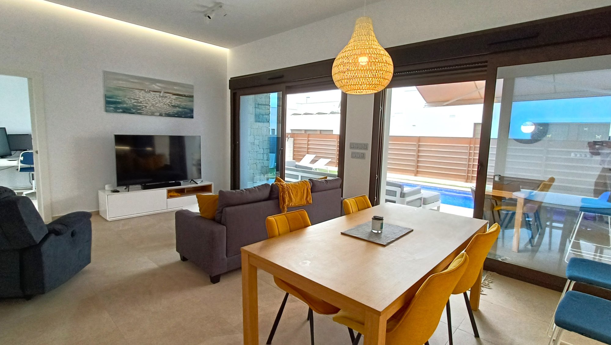 Dining area in villa for sale in Vistabella Golf Entre Naranjos