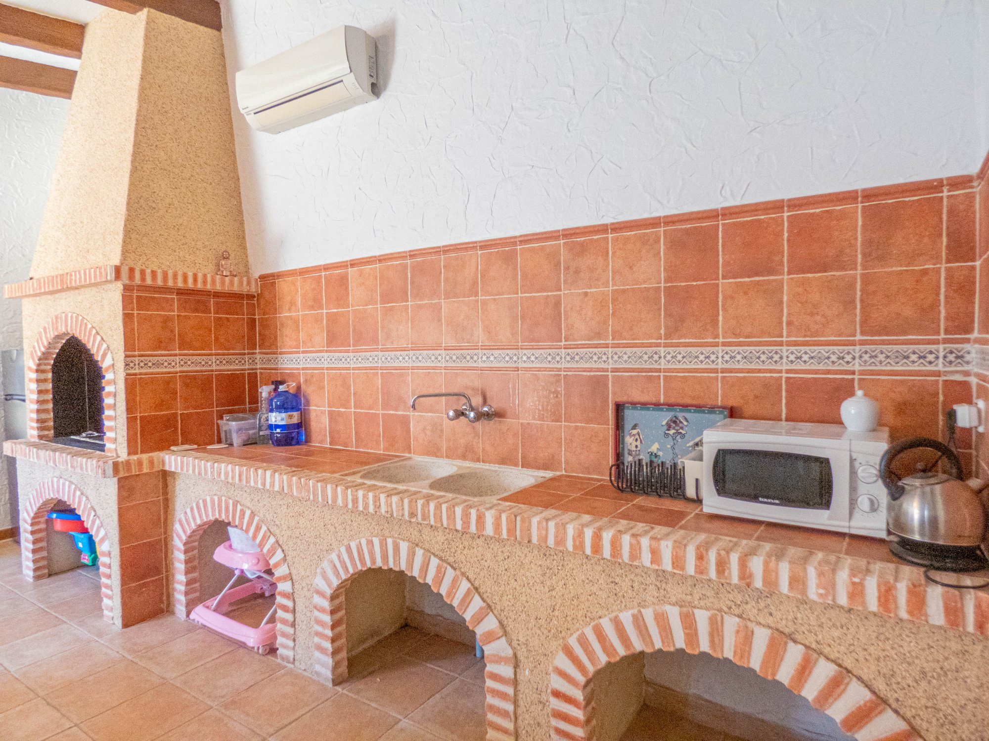 Bedroom in villa for sale in Heredades