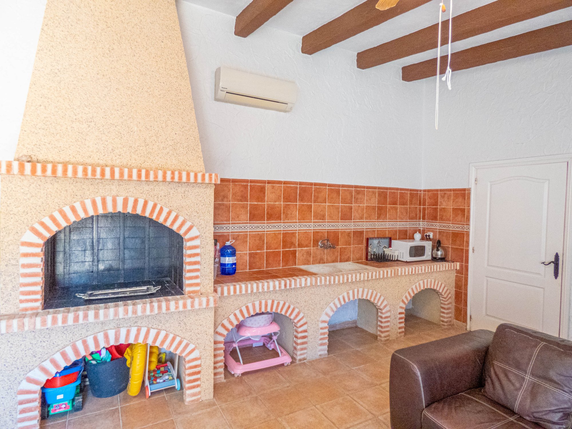 Exterior view in villa for sale in Heredades