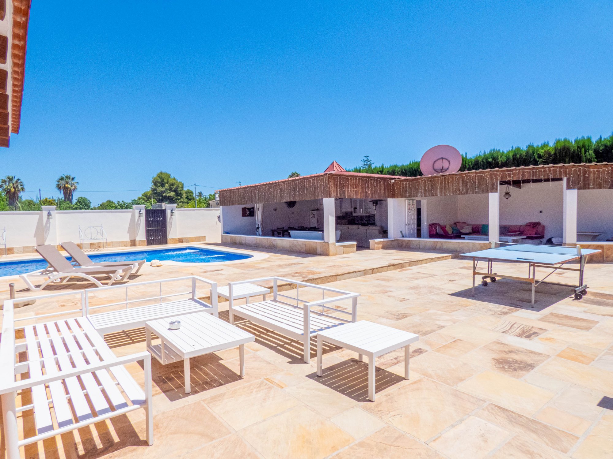 Master bedroom in villa for sale in Heredades