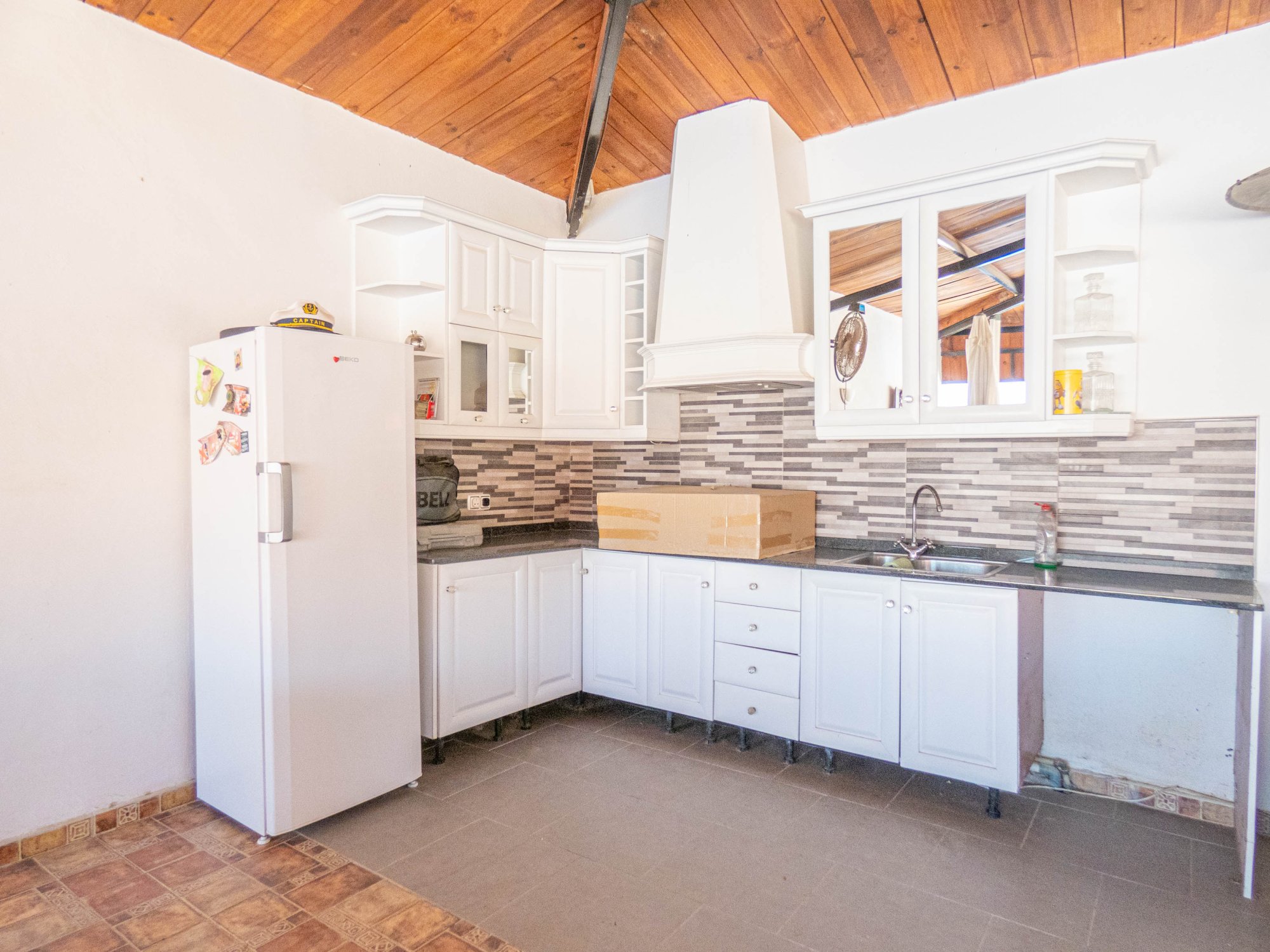 Terrace in villa for sale in Heredades