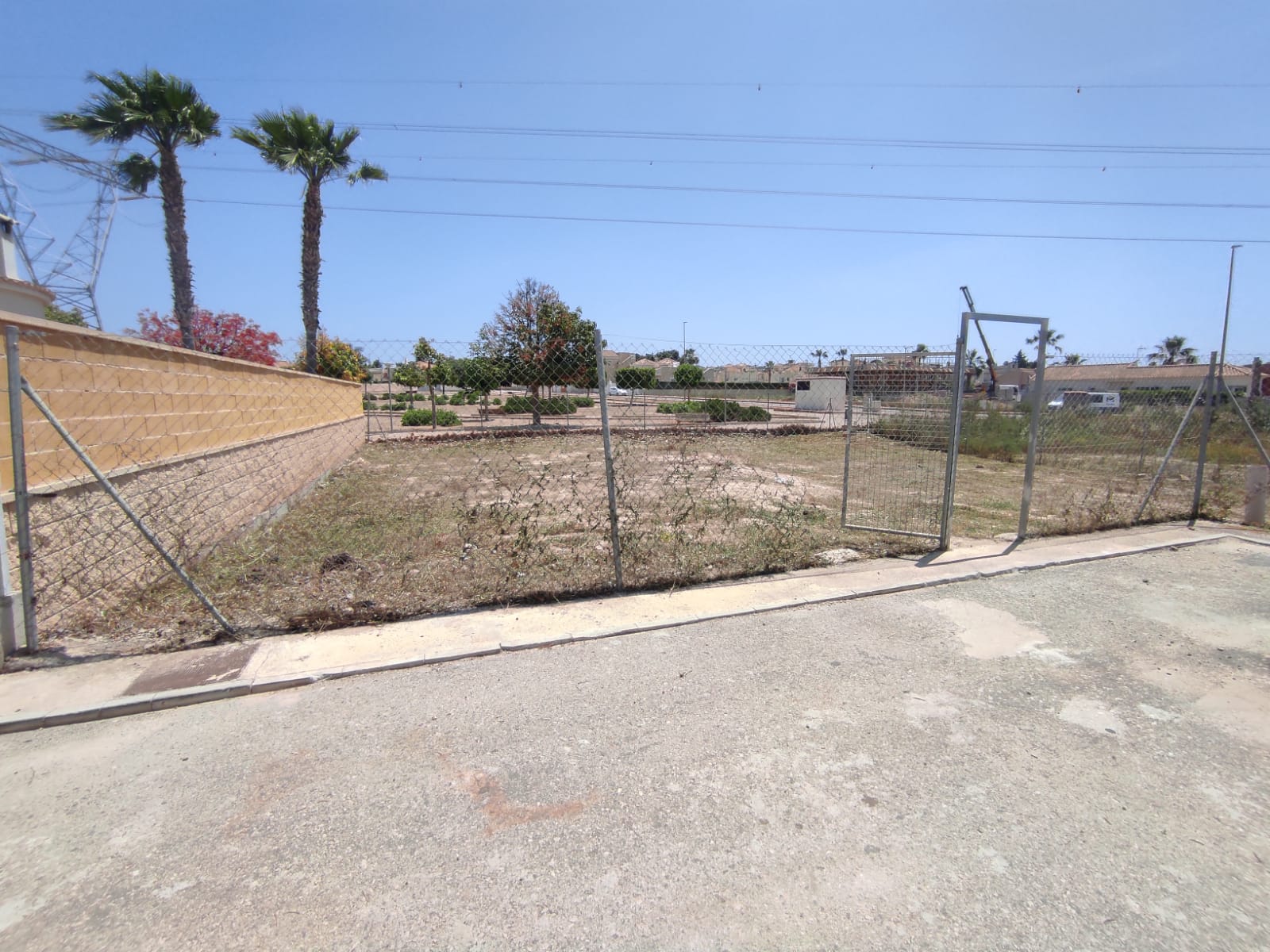 Dining area in land for sale in La Marina