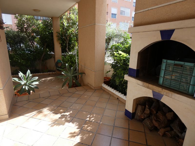Garden in villa for sale in Almoradi