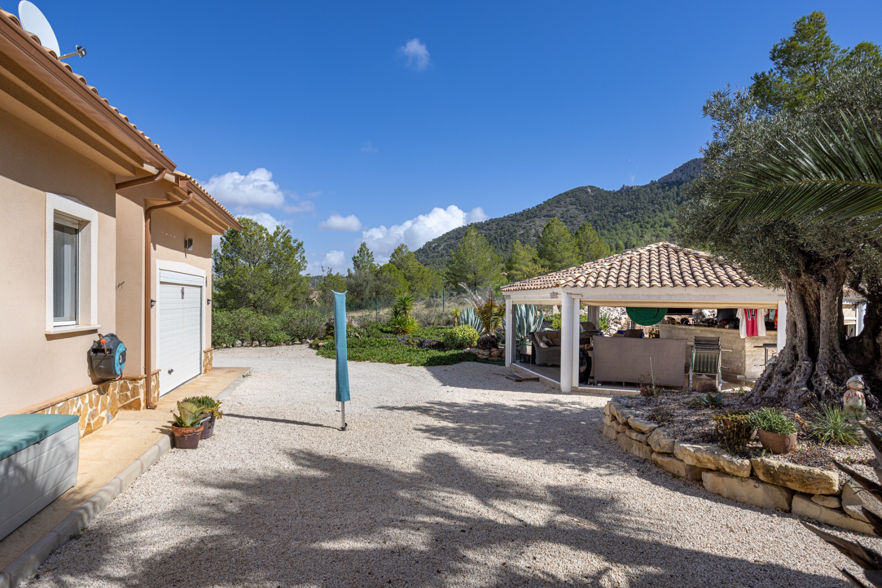 Bedroom in villa for sale in La Zarza