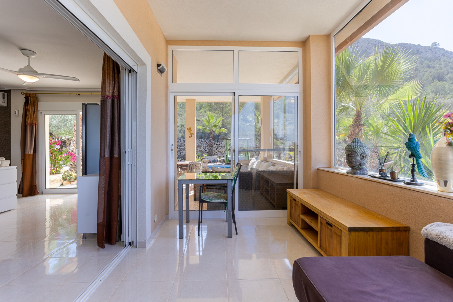 Garden in villa for sale in La Zarza