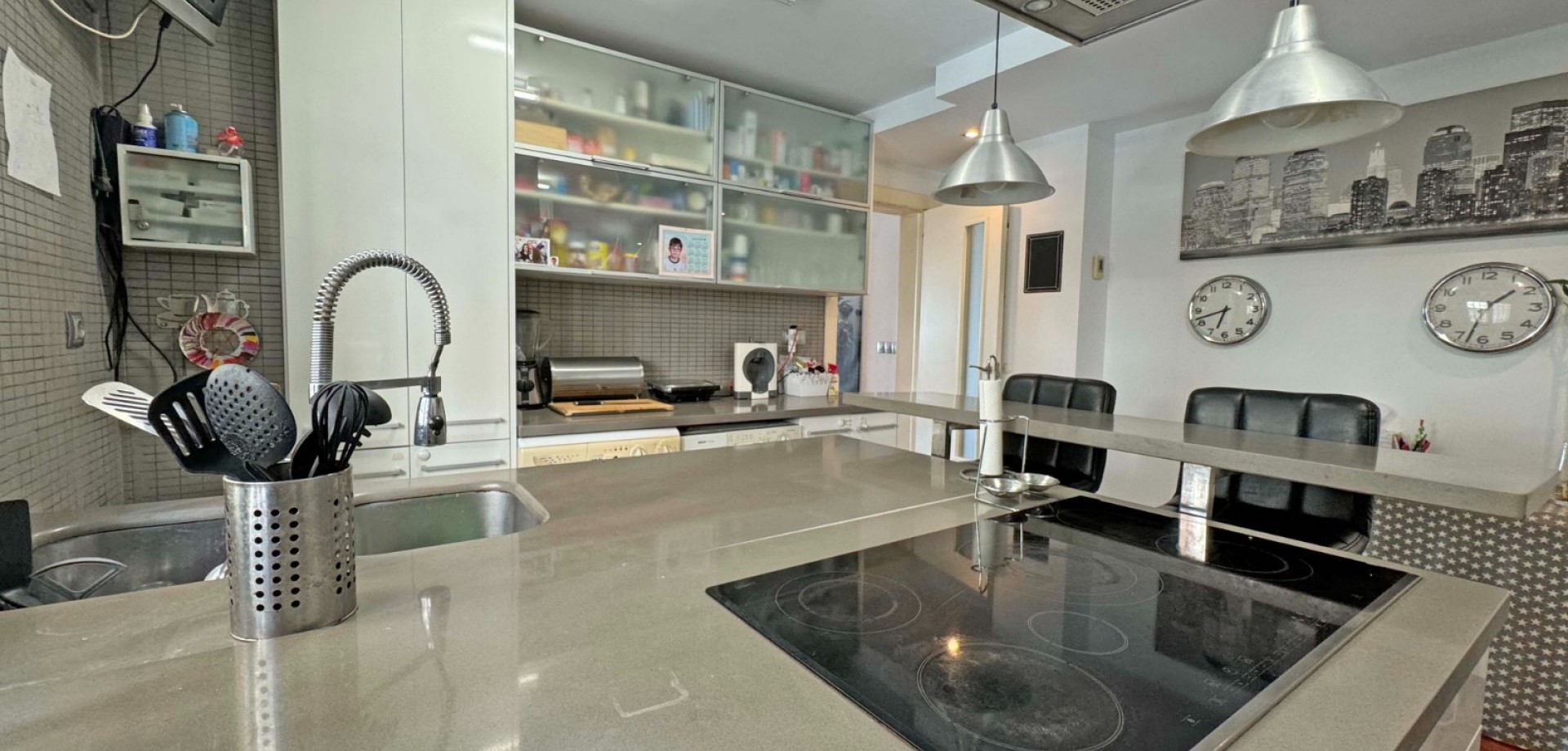 Bedroom in apartment for sale in Torrevieja