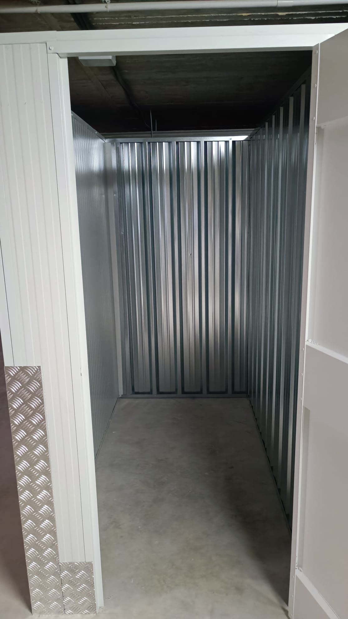 Bathroom in apartment for sale in Benidorm