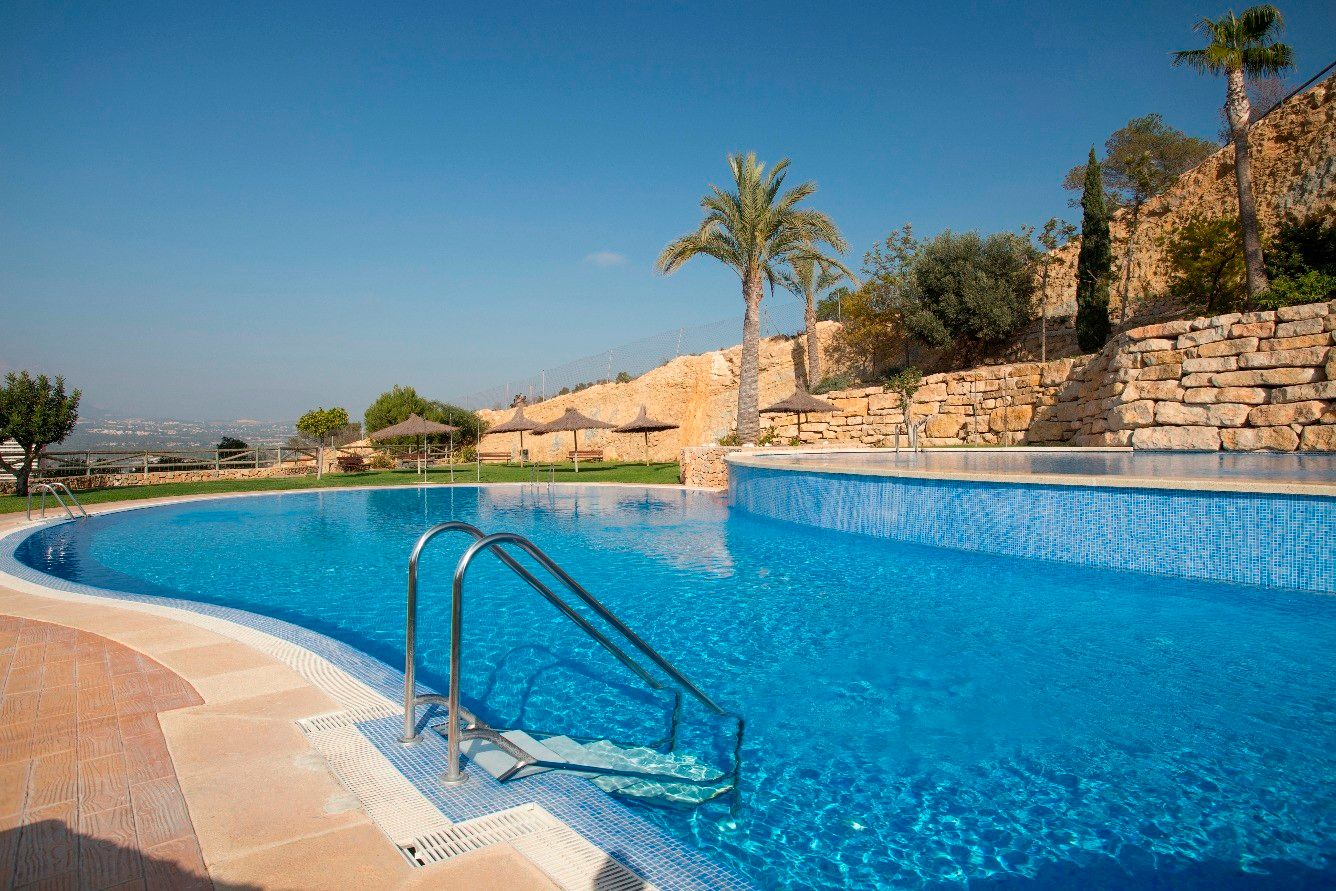 Pool area in apartment for sale in Benidorm