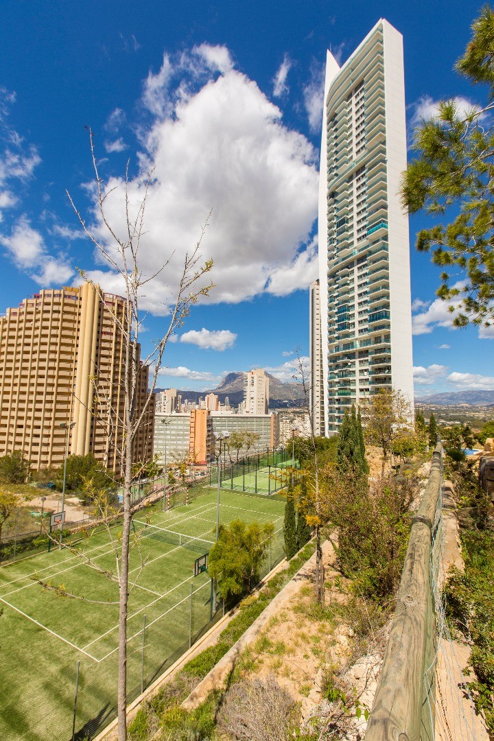 Bedroom in apartment for sale in Benidorm