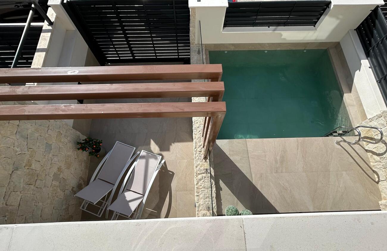 This modern and fully furnished townhouse was completed at the end of October 2025 — and no one has