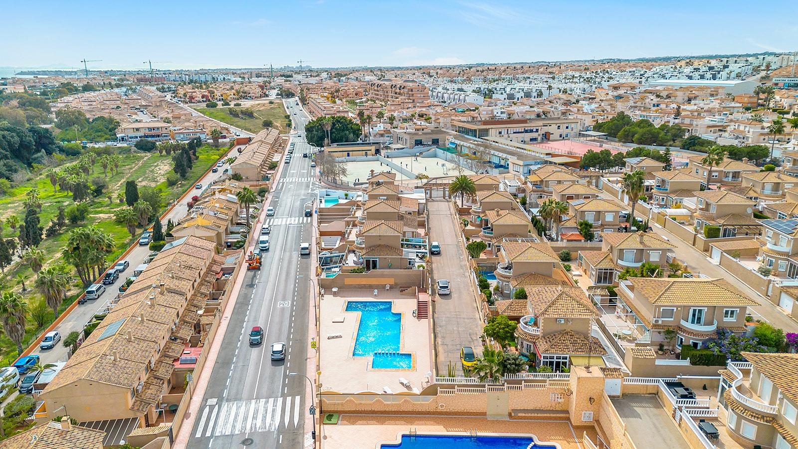 Kitchen in villa for sale in Torrevieja