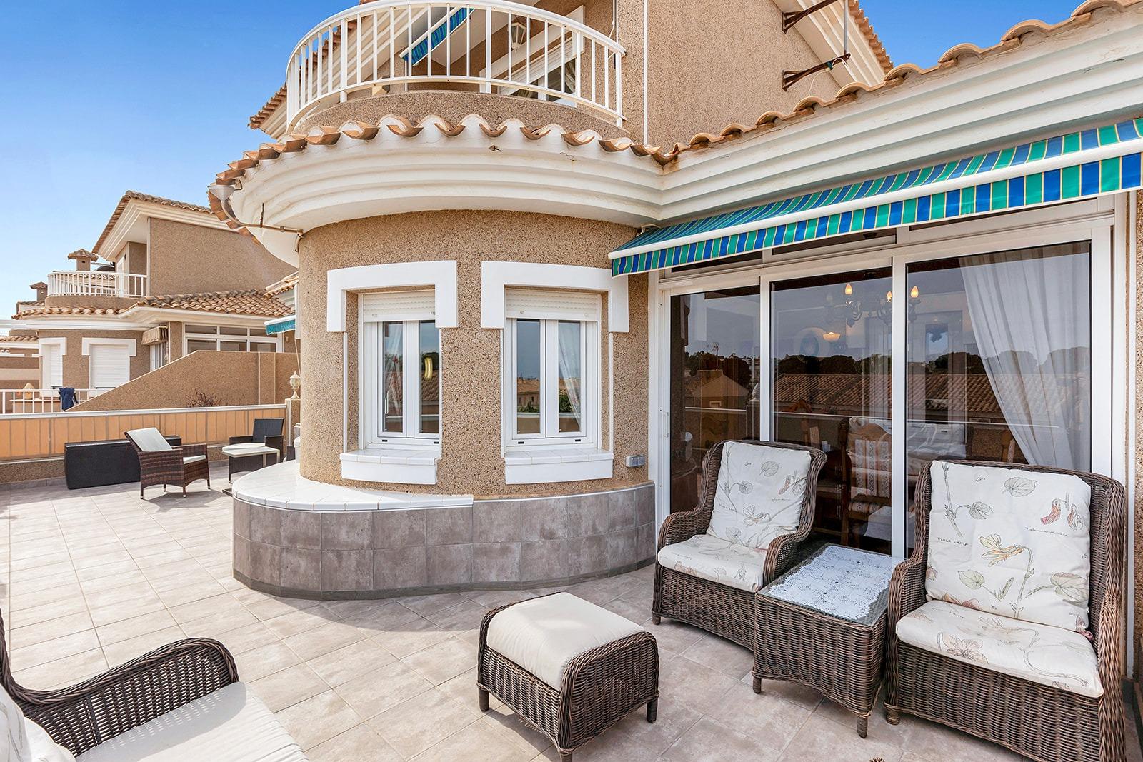 Bathroom in villa for sale in Torrevieja