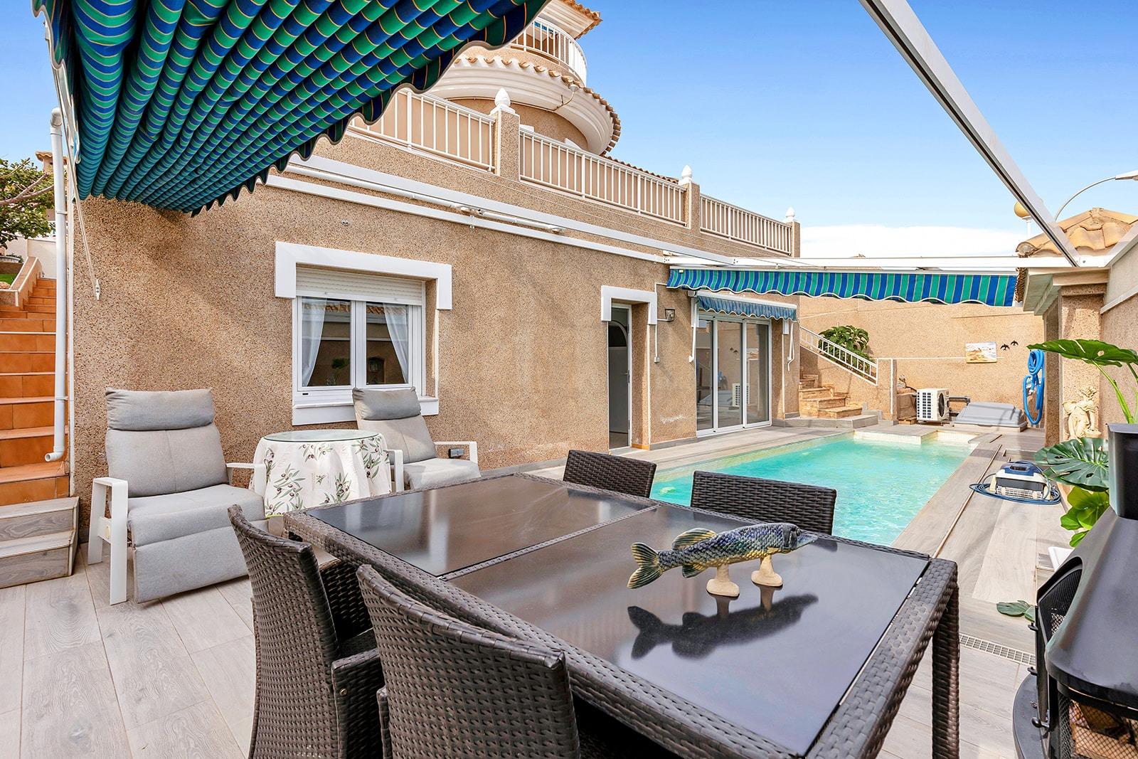 Garden in villa for sale in Torrevieja