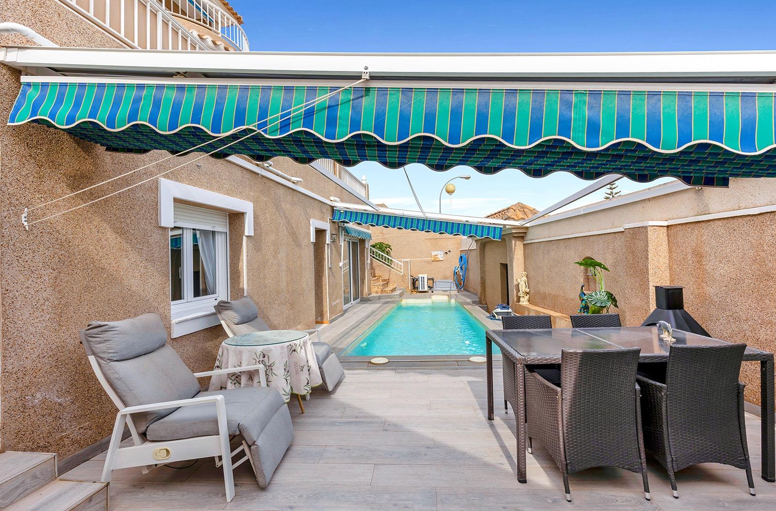 Dining area in villa for sale in Torrevieja