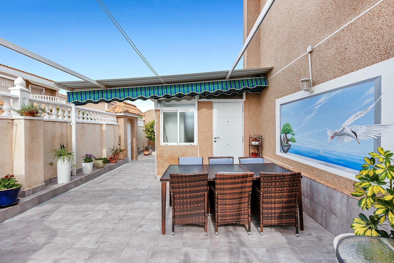 Garden in villa for sale in Torrevieja