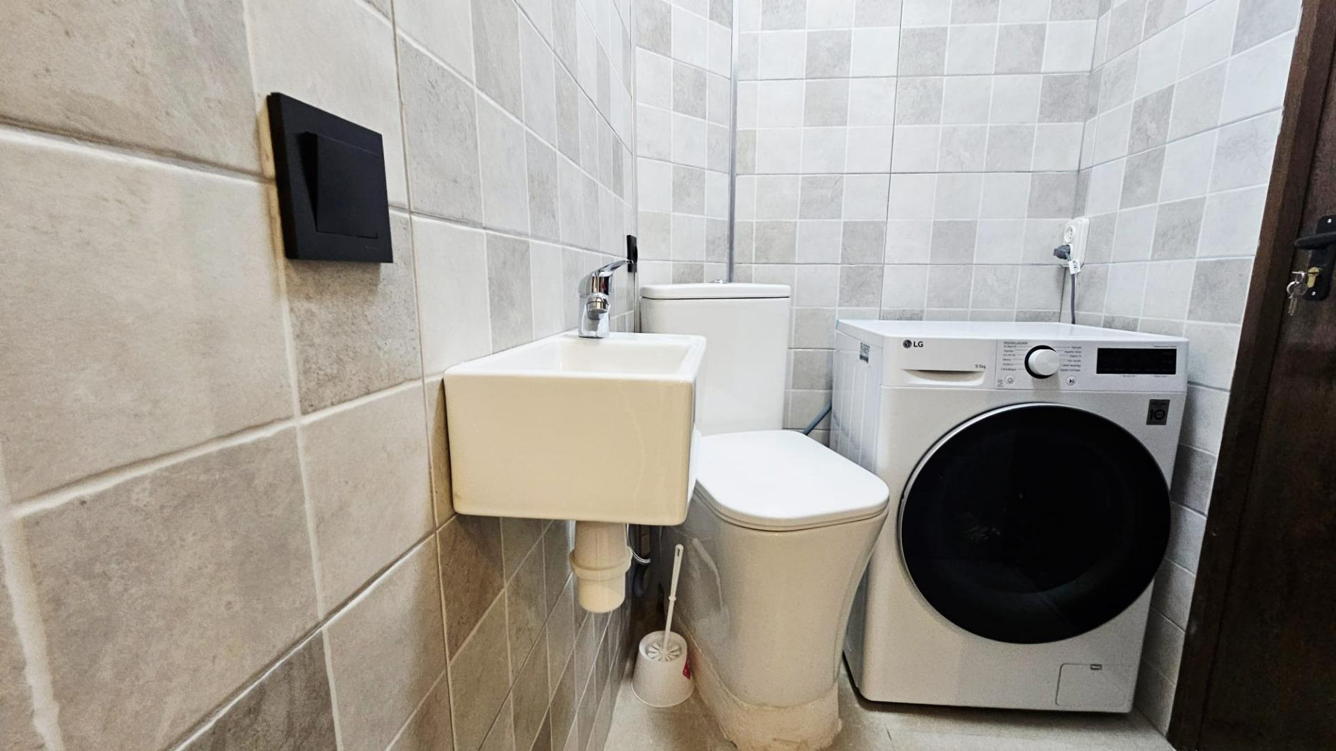 Pool area in apartment for sale in Torrevieja