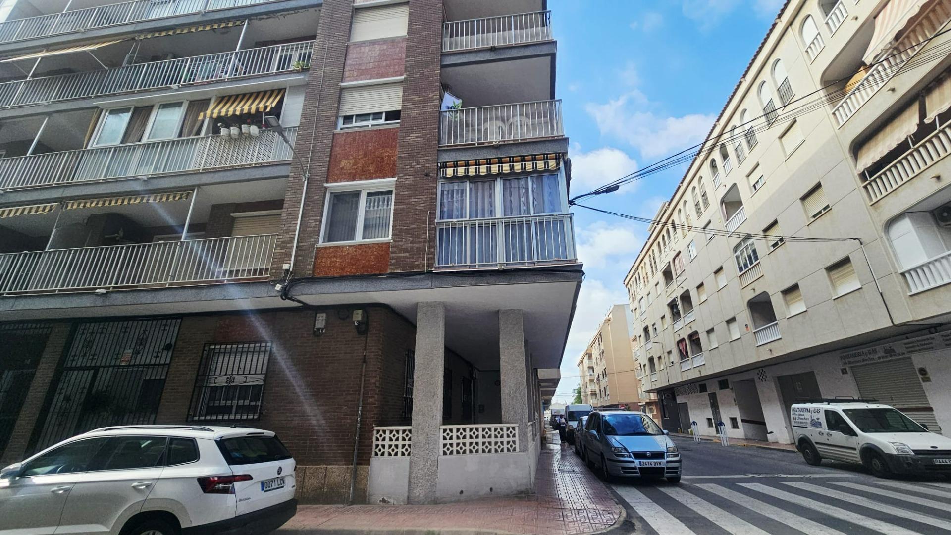 Master bedroom in apartment for sale in Torrevieja
