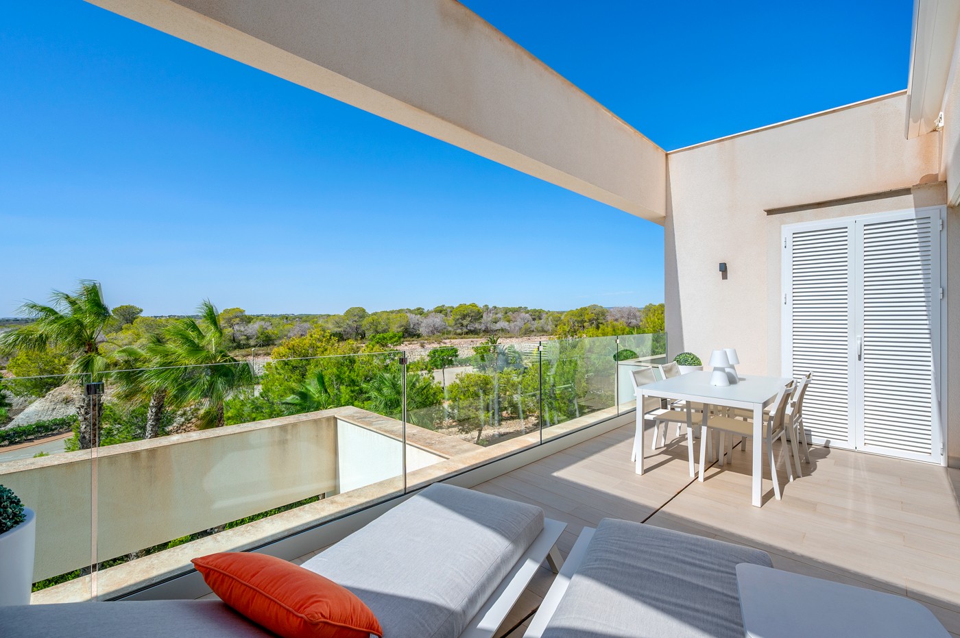 Master bedroom in apartment for sale in Orihuela